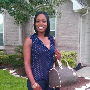 Meet your Posher, Angela